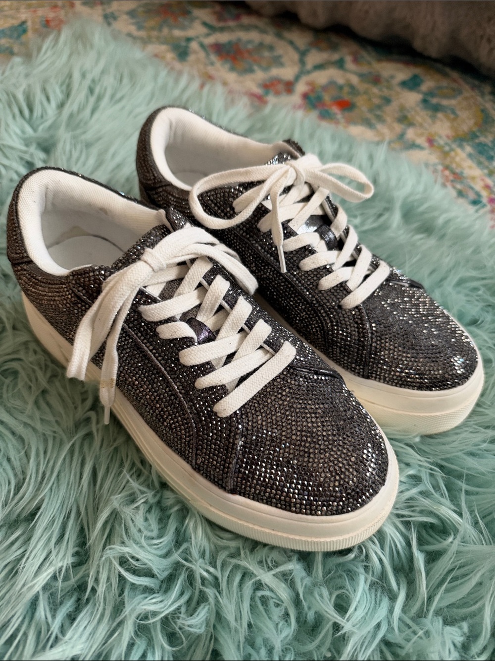 Jessica Simpson Silver Glitter Low-Top Sneakers with White Laces